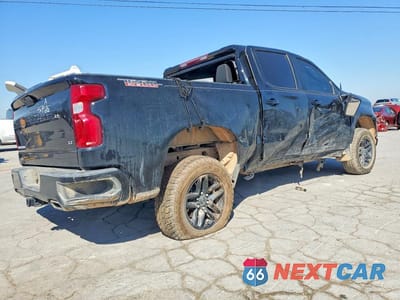 Trzecie zdjęcie samochodu z tyłu: 2021 CHEVROLET SILVERADO K1500 LT TRAIL BOSS VIN:1GCPYFED7MZ439980 - miniatura