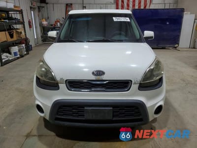 Piąte zdjęcie samochodu w środku: 2012 KIA SOUL BASE VIN:KNDJT2A54C7477186 - miniatura