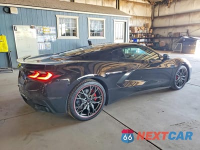 Trzecie zdjęcie samochodu z tyłu: 2023 CHEVROLET CORVETTE STINGRAY 1LT VIN:1G1YA2D43P5135066 - miniatura