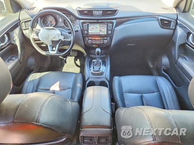 Zdjęcie 8 z 15 samochodu: 2017 NISSAN ROGUE SPORT SL VIN:JN1BJ1CP1HW018927 - miniatura