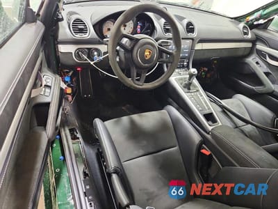 Zdjęcie 8 z 12 samochodu: 2022 PORSCHE CAYMAN GT4 VIN:WP0AC2A87NS275579 - miniatura