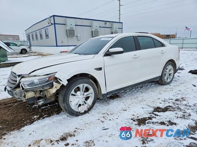 2018 FORD TAURUS SEL 1FAHP2E88JG129434 - główne zdjęcie licytacji z USA - miniatura