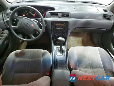 Zdjęcie 8 z 12 samochodu: 2001 TOYOTA CAMRY LE V6 VIN:4T1BF22K81U121611 - miniatura