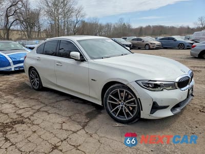 Czwarte zdjęcie samochodu z boku: 2022 BMW 330XE VIN:3MW5P9J0XN8C38596 - miniatura