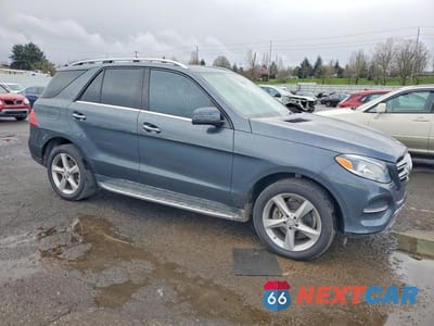 Czwarte zdjęcie samochodu z boku: 2016 MERCEDES-BENZ GLE 350 4MATIC VIN:4JGDA5HB2GA747696 - miniatura