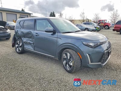 Czwarte zdjęcie samochodu z boku: 2025 KIA SOUL GT-LINE VIN:KNDJ53AU6S7243668 - miniatura