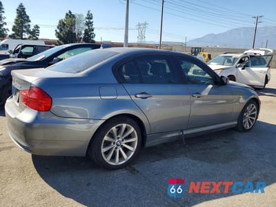 Trzecie zdjęcie samochodu z tyłu: 2011 BMW 328 I SULEV VIN:WBAPH5G59BNM72979 - miniatura