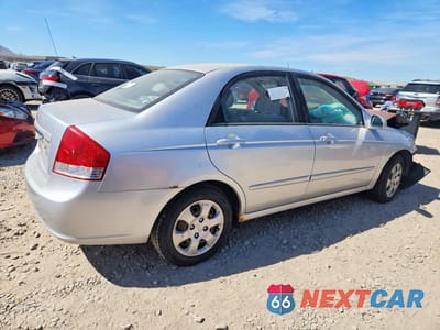 Trzecie zdjęcie samochodu z tyłu: 2007 KIA SPECTRA LX VIN:KNAFE121875442753 - miniatura