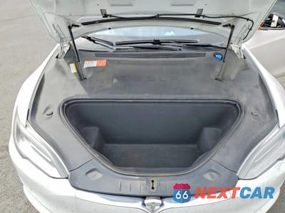 Zdjęcie 11 z 12 samochodu: 2016 TESLA MODEL S VIN:5YJSA1E18GF155873 - miniatura