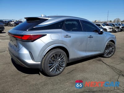Trzecie zdjęcie samochodu z tyłu: 2026 LEXUS RX 450H+ LUXURY VIN:JTJCJMGA5T2038409 - miniatura