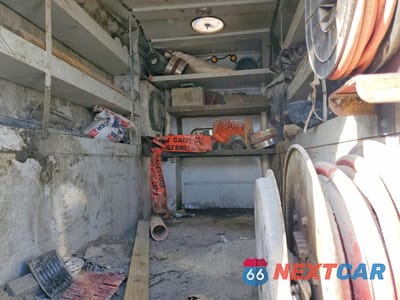 Zdjęcie 10 z 12 samochodu: 2009 CHEVROLET C5500 UTILITY / SERVICE TRUCK VIN:1GBE5C1919F402517 - miniatura