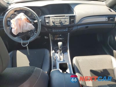 Zdjęcie 8 z 12 samochodu: 2017 HONDA ACCORD SPORT VIN:1HGCR2F51HA053461 - miniatura