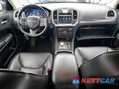 Zdjęcie 8 z 13 samochodu: 2019 CHRYSLER 300 LIMITED VIN:2C3CCAKG2KH631534 - miniatura