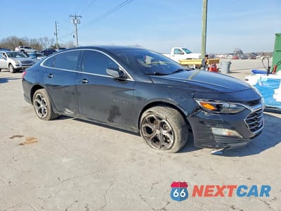 Czwarte zdjęcie samochodu z boku: 2020 CHEVROLET MALIBU LT VIN:1G1ZD5STXLF113013 - miniatura