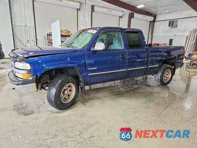 2000 CHEVROLET SILVERADO K1500 1GCEK19T6YE388465 - główne zdjęcie licytacji z USA - miniatura