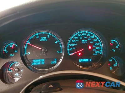 Zdjęcie 9 z 11 samochodu: 2011 GMC SIERRA K2500 SLT VIN:1GT121E86BF164954 - miniatura