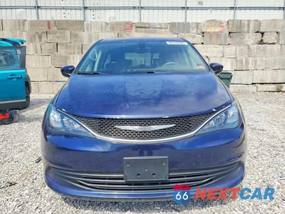 Piąte zdjęcie samochodu w środku: 2017 CHRYSLER PACIFICA TOURING VIN:2C4RC1DG8HR654497 - miniatura