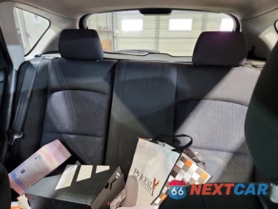 Zdjęcie 10 z 12 samochodu: 2006 MAZDA 3 HATCHBACK VIN:JM1BK143X61427752 - miniatura