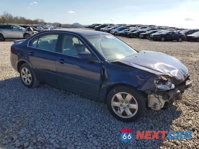 Czwarte zdjęcie samochodu z boku: 2007 KIA OPTIMA LX VIN:KNAGE123X75138586 - miniatura