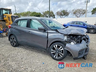 Czwarte zdjęcie samochodu z boku: 2020 NISSAN KICKS SV VIN:3N1CP5CV3LL536450 - miniatura