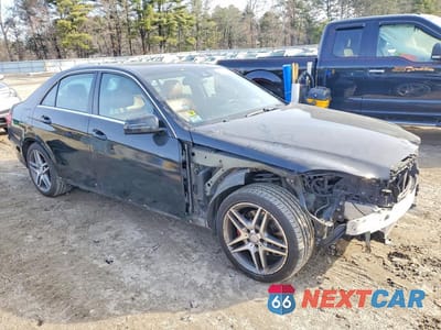 Czwarte zdjęcie samochodu z boku: 2016 MERCEDES-BENZ E 350 4MATIC VIN:WDDHF8JB9GB229717 - miniatura