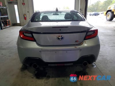 Zdjęcie 6 z 12 samochodu: 2024 TOYOTA GR86 BASE VIN:JF1ZNBB13R8760213 - miniatura