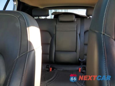 Zdjęcie 10 z 13 samochodu: 2018 INFINITI QX30 PREMIUM VIN:SJKCH5CR5JA053704 - miniatura
