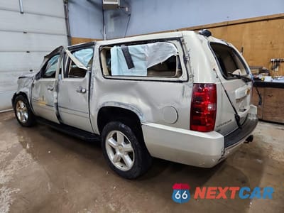 Drugie zdjęcie samochodu z przodu: 2012 CHEVROLET SUBURBAN K1500 LTZ VIN:1GNSKKE71CR130395 - miniatura