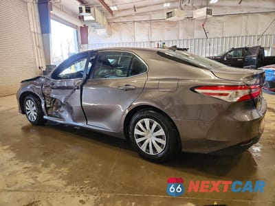 Drugie zdjęcie samochodu z przodu: 2020 TOYOTA CAMRY HYBRID LE VIN:4T1C31AK4LU532855 - miniatura