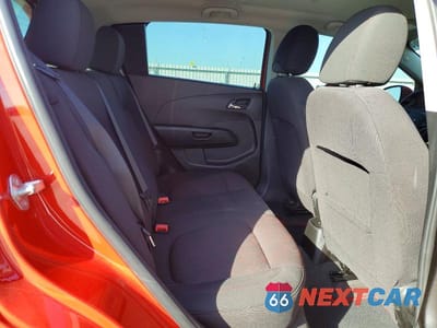 Zdjęcie 10 z 12 samochodu: 2020 CHEVROLET SONIC LT VIN:1G1JD6SB0L4106559 - miniatura