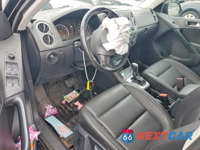 Zdjęcie 8 z 12 samochodu: 2017 VOLKSWAGEN TIGUAN S VIN:WVGBV7AX3HK040437 - miniatura