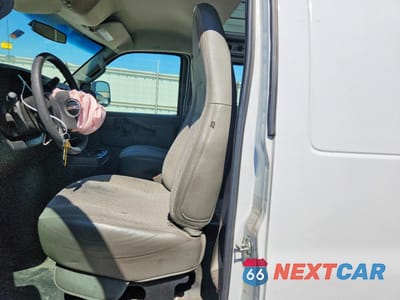 Zdjęcie 7 z 14 samochodu: 2017 GMC SAVANA G2500 VIN:1GTW7AFF9H1905043 - miniatura