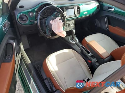 Zdjęcie 8 z 12 samochodu: 2017 VOLKSWAGEN BEETLE S VIN:3VW517AT1HM813504 - miniatura