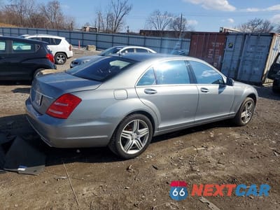 Trzecie zdjęcie samochodu z tyłu: 2011 MERCEDES-BENZ S 550 VIN:WDDNG7BB4BA369875 - miniatura