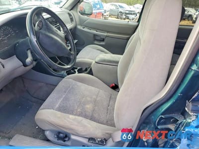 Zdjęcie 7 z 12 samochodu: 2000 FORD EXPLORER XLT VIN:1FMZU73E4YZA37339 - miniatura