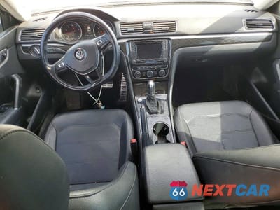 Zdjęcie 8 z 12 samochodu: 2019 VOLKSWAGEN PASSAT SE R-LINE VIN:1VWMA7A36KC002575 - miniatura