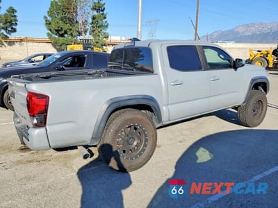 Trzecie zdjęcie samochodu z tyłu: 2019 TOYOTA TACOMA TRD OFF-ROAD VIN:3TMCZ5AN1KM211802 - miniatura