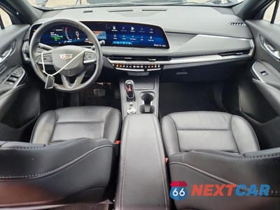 Zdjęcie 8 z 13 samochodu: 2025 CADILLAC XT4 PREMIUM LUXURY VIN:1GYFZDR49SF152494 - miniatura