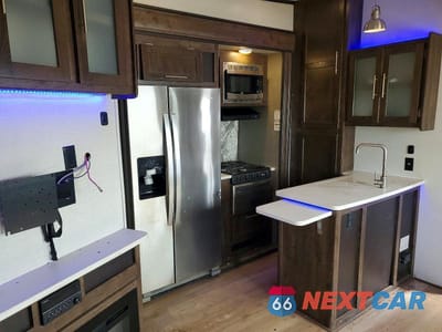Zdjęcie 6 z 10 samochodu: 2018 KEYSTONE VOLANTE CAMPER VIN:4YDF37525J9361447 - miniatura