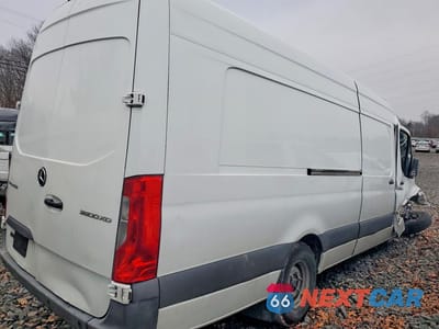 Trzecie zdjęcie samochodu z tyłu: 2021 MERCEDES-BENZ SPRINTER 3500 VIN:W1Y8DD3Y6MT046156 - miniatura