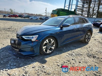2023 AUDI E-TRON PREMIUM WA1AAAGE3PB019627 - główne zdjęcie licytacji z USA - miniatura