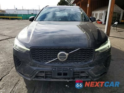 Piąte zdjęcie samochodu w środku: 2022 VOLVO XC60 T8 RECHARGE R-DESIGN VIN:YV4BR0DM9N1971492 - miniatura