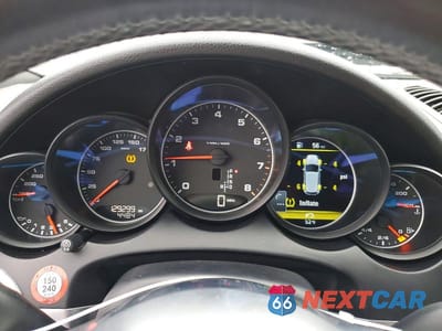 Zdjęcie 9 z 12 samochodu: 2016 PORSCHE CAYENNE VIN:WP1AA2A28GLA05239 - miniatura