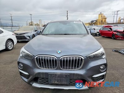 Piąte zdjęcie samochodu w środku: 2018 BMW X1 SDRIVE28I VIN:WBXHU7C34J5H45172 - miniatura