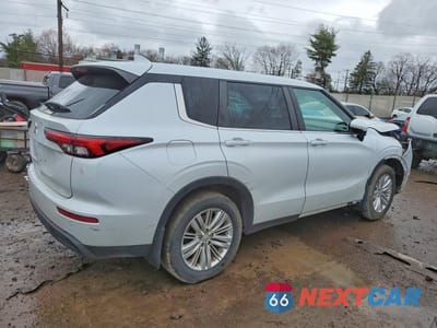 Trzecie zdjęcie samochodu z tyłu: 2023 MITSUBISHI OUTLANDER ES VIN:JA4J4TA86PZ028478 - miniatura