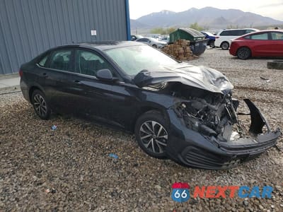 Czwarte zdjęcie samochodu z boku: 2024 VOLKSWAGEN JETTA S VIN:3VW5M7BU0RM078739 - miniatura