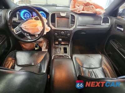 Zdjęcie 8 z 12 samochodu: 2011 CHRYSLER 300 LIMITED VIN:2C3CA5CG6BH559345 - miniatura