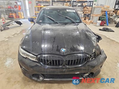Piąte zdjęcie samochodu w środku: 2019 BMW 330I VIN:WBA5R1C53KAK12801 - miniatura