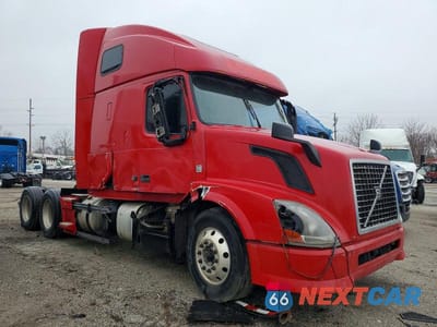 2015 VOLVO VN VNL 4V4NC9EH6FN186708 - główne zdjęcie licytacji z USA - miniatura