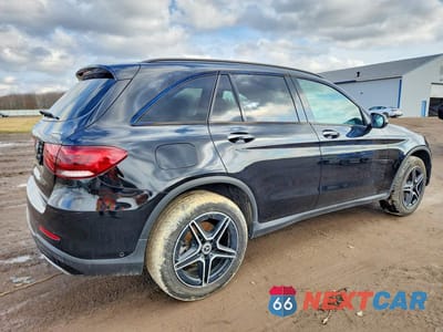 Trzecie zdjęcie samochodu z tyłu: 2022 MERCEDES-BENZ GLC 300 4MATIC VIN:W1N0G8EB8NV328001 - miniatura